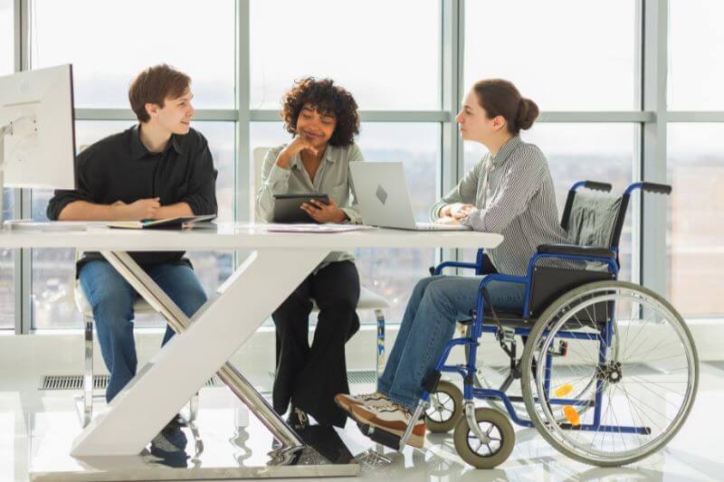 Adaptación puesto trabajo incapacidad permanente total